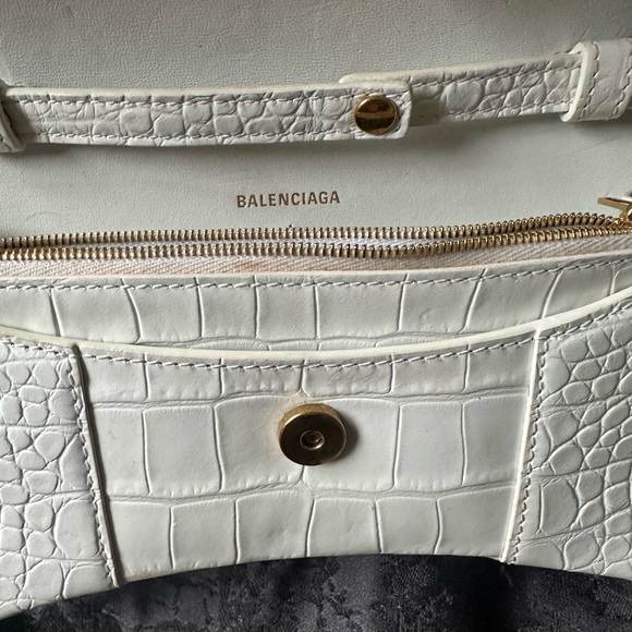 Balenciaga HOURGLASS WALLET ON CHAIN CROCODILE EMBOSSED IN WHITE - Picture 10 of 10